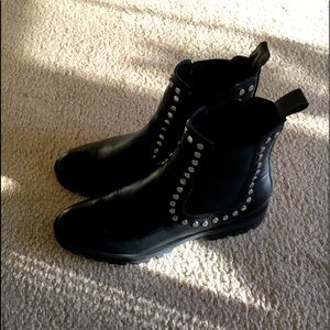 Gorgeous Dolce Vita Black Studded Ankle Boots….like new….worn once!